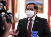 Presiden Cabut dan Batalkan Vaksinasi Berbayar