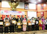HUT ke-76 Sumbar 8 Budaya dan Seniman Terima Penghargaan