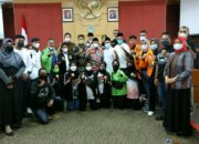 Ganefri Lepas Kontingen Sumbar dari Civitas Academica UNP