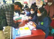 ANTUSIAS, RATUSAN MAHASISWA VAKSIN di UBH