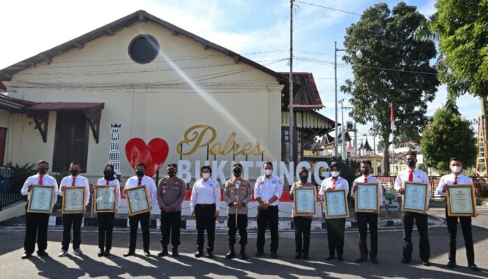Kornas TRC PPA beri Penghargaan Kinerja Polres Bukittinggi