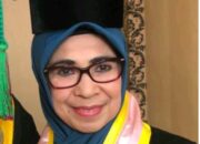 Ketua Dharma Wanita UNP, Jadi Guru Besar