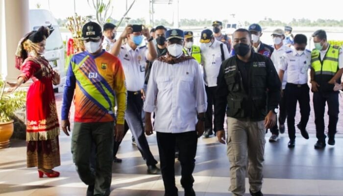 Wagub Audy Dampingi Menhub Kunker ke Kepulauan Mentawai