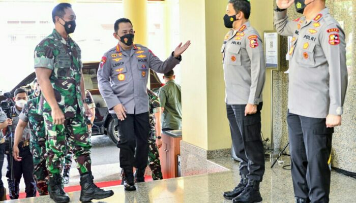 Panglima TNI Andika Sambangi Mabes Polri