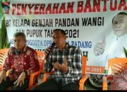 Muzni Zen Bantu Bibit Kelapa Poktan Kuranji dengan Pokir