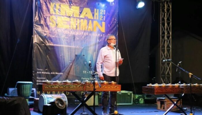 Gubernur dan Ketua DPRD Hadiri Kemah Seniman di Payakumbuh