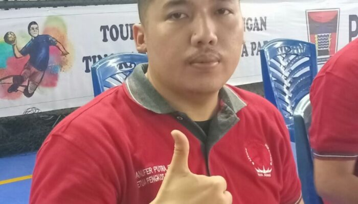 Manufer Bumikan Olahraga Bola Tangan bagi Pelajar Kota Padang