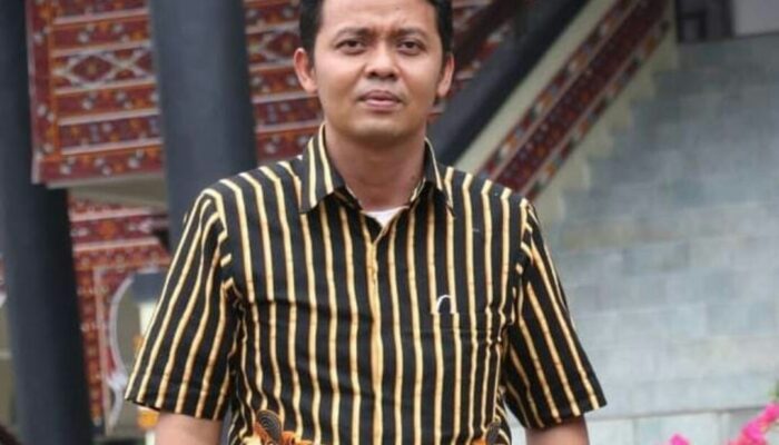 Menswastakan Birokrasi