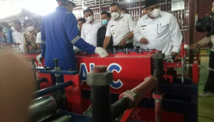 Sandiaga Uno Resmikan Pabrik Treco Trus dan Oke Oce Trus