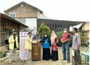 KKN Mahasiswa UNP Ciptakan Bak Sampah Automatic Bin Upe