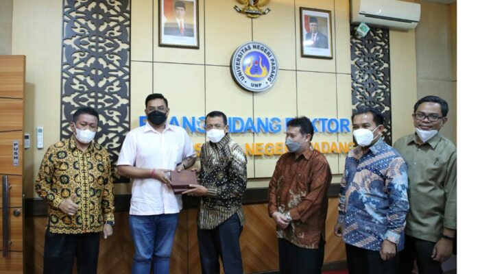 Jajaki Kerjasama Pendidikan, Konsul India Datangi UNP