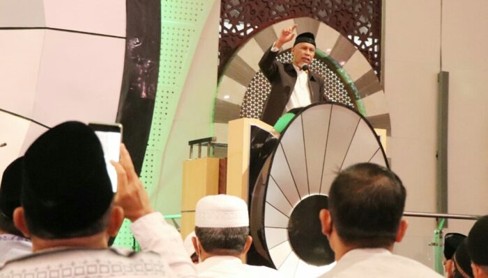 Gubernur Ragukan Komitmen Manajemen Bank Nagari Jadi Syariah