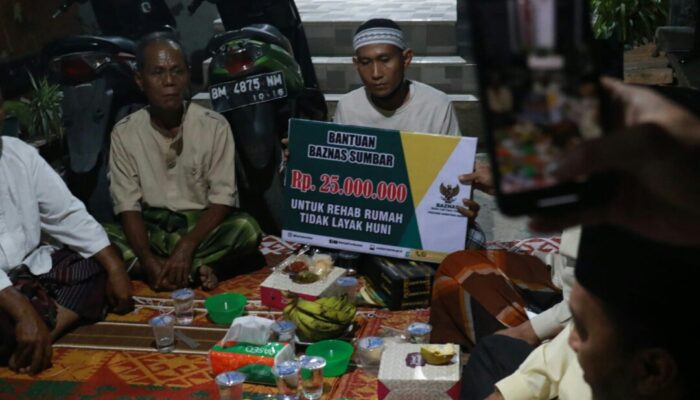 Puasa ke-4 Gubernur Sumbar Makan Sahur Dirumah Cleaning service
