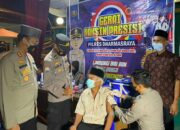 Polres Dharmasraya Gelar Vaksin Presisi Usai Tarawih