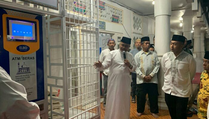 Masjid Nurul Huda Ampek Angkek Layanani Kaum Dhuafa Pakai ATM Beras