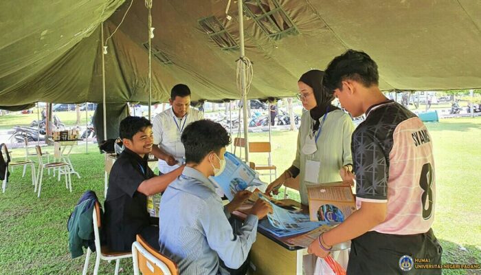 Layanan Posko Informasi UTBK di UNP Berjalan Lancar