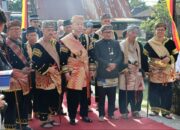 Kapolda Sumbar dan Istri Dapat Penganugerahan Gelar Kehormatan Adat