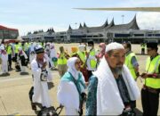 Kakanwil Kemenag Titipkan Jemaah Haji Sumbar ke Ketua Kloter UPG 19