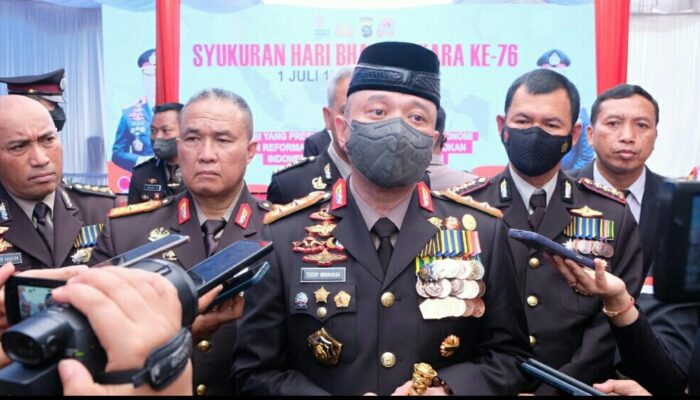 Polda Sumbar Upacara HUT Bhayangkara di Istano Baso Pagaruyung