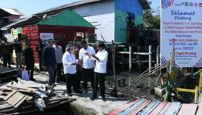 Jokowi Tinjau Bedah Rumah di Belawan Untuk Tekan Stunting