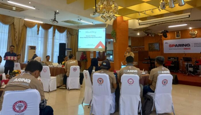 Puluhan Wartawan Padang Ikuti Sparing on Journalism Semen Padang
