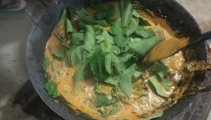 Pusat Riset Kebudayaan UNP Kaji Rendang Daun Kayu di Harau