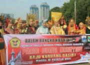 Bundo Kanduang DKI Gelar Parade Baju Kuruang Basiba di Monas