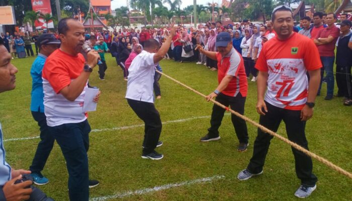 Bang Ery Teriak Beri Semangat Biro ADPIM Lomba Tarik Tambang