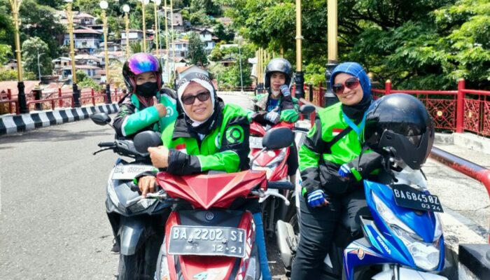 Pengemudi Ojol Padang Keluhkan Naiknya Harga Pertalite