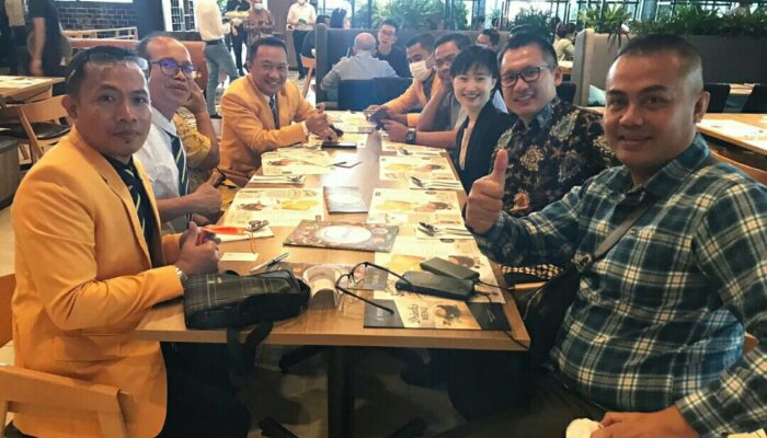 Tim WCU UNP Diskusi dengan Regional Director QS Asia Tenggara dan Japan