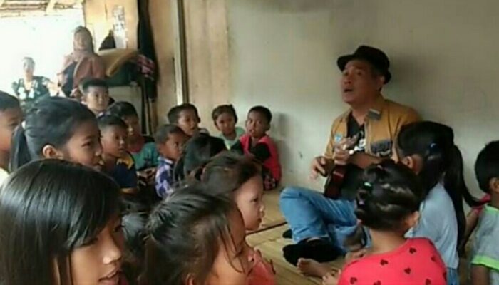 Road Show Jodhi Yudono Menghibur Anak-anak di Bogor