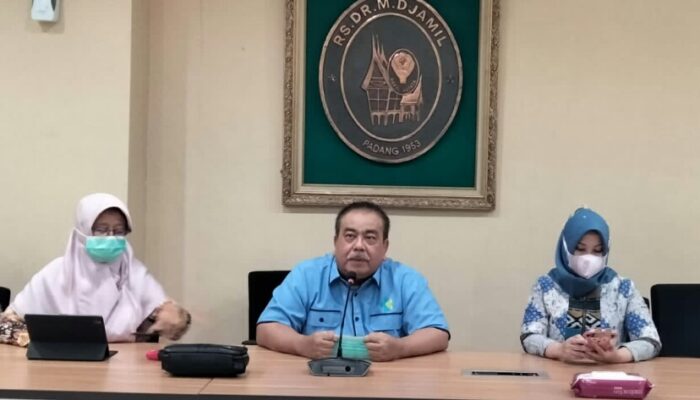 Dirut RSUP M Djamil Padang Jelaskan Persoalan Kasus Kembar Siam