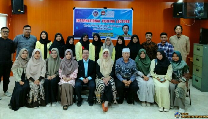 Kuliah umum PPKn FIS UNP “Undang Undang dan Politik Malaysia”