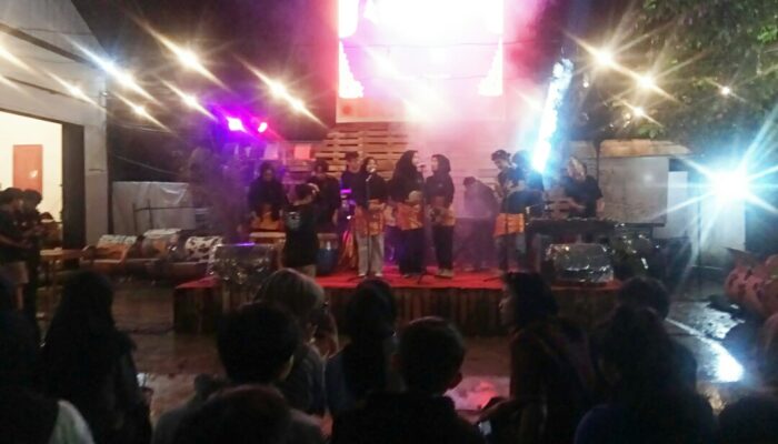 Pagelaran Seni “Hoyak Sarantiang” Hibur Pengunjung Batigo Fest