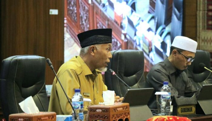 Gubernur Sumbar Sampaikan Nota Pengantar Ranperda APBD 2023