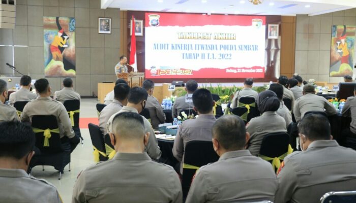 Kapolda tutup Audit Kinerja Itwasda Polda Sumbar tahap II T.A 2022
