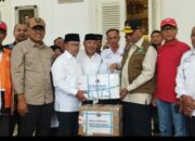 Diterima Bupati Cianjur, Sumbar Bantu 1,2 Ton Samba Randang