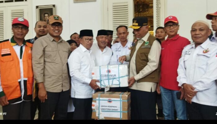 Diterima Bupati Cianjur, Sumbar Bantu 1,2 Ton Samba Randang