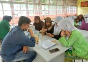 Praktek Praktikum Kimia Sederhana di SMAN 16 Padang