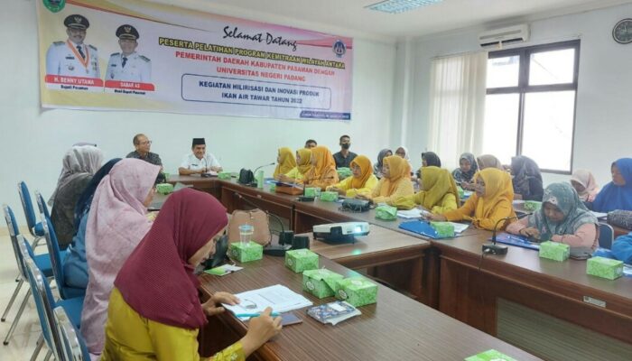 PKM UNP Pelatihan Pemasaran & Pengembangan Produk Hilirisasi di Pasama