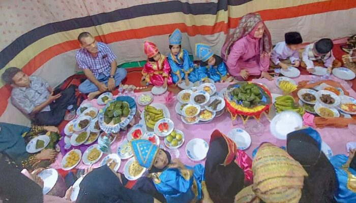 TK Hadisya Perkenalkan Makan Bajamba kepada Anak Didik