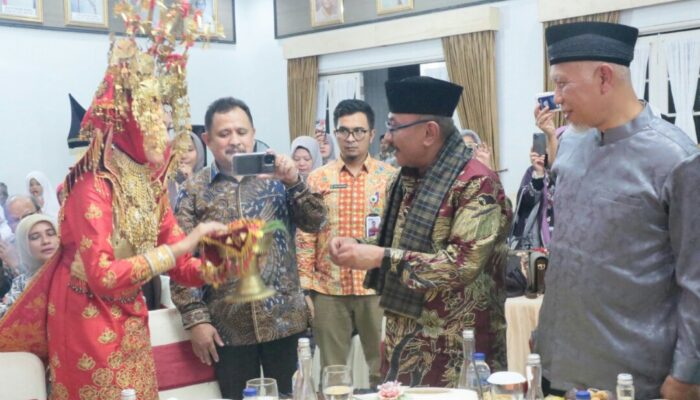 Gubernur Sambut 120 Perantau Sydney “Pulang Basamo” ke Sumbar