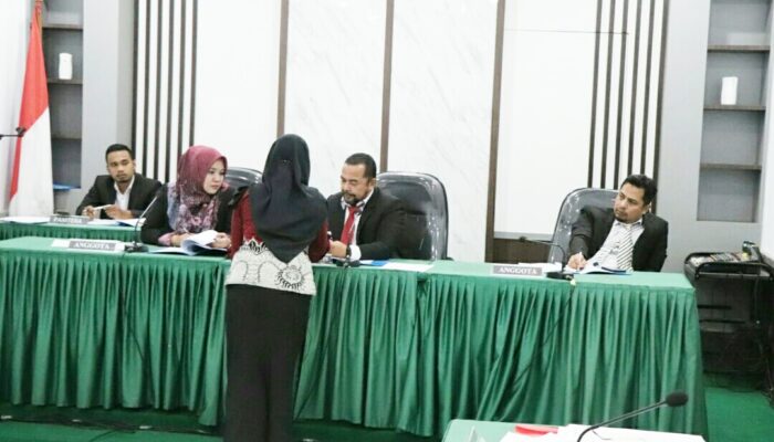 Buat Judul Skripsi, Daniel Sengketa Informasikan PN Padang