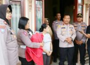 Terlantar, Polres Pariaman Bantu Melisa ke Sulawesi Utara