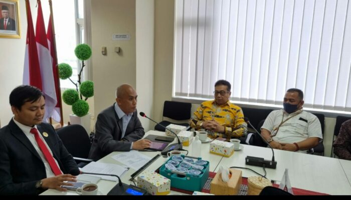 Pilih 5 Komisioner, Komisi l DPRD Sumbar Konsultasi ke KI Pusat