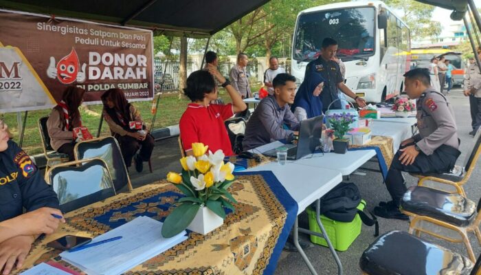Peringati HUT Satpam, Ditbinmas Polda & PMI Padang Gelar Donor Darah