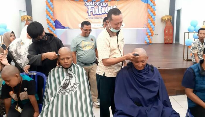 Wako Padang Gunduli Kepala di Peringati Hari Kanker