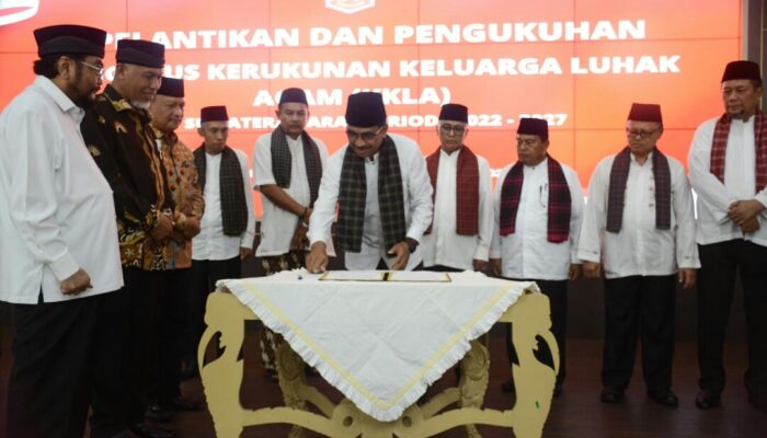 Mahyeldi Lantik Kepengurusan KKLA Sumbar