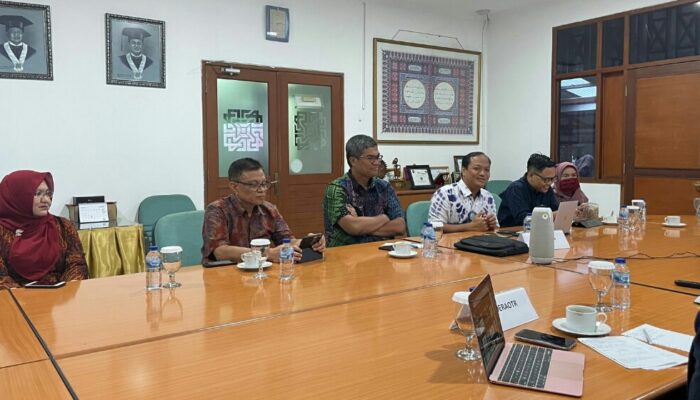 Etika Pejabat Publik dan Demoralisasi Birokrasi