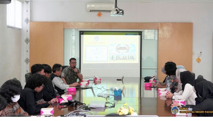 Siswa Surau Islamic Home Schooling Bogor Kunjungi UNP